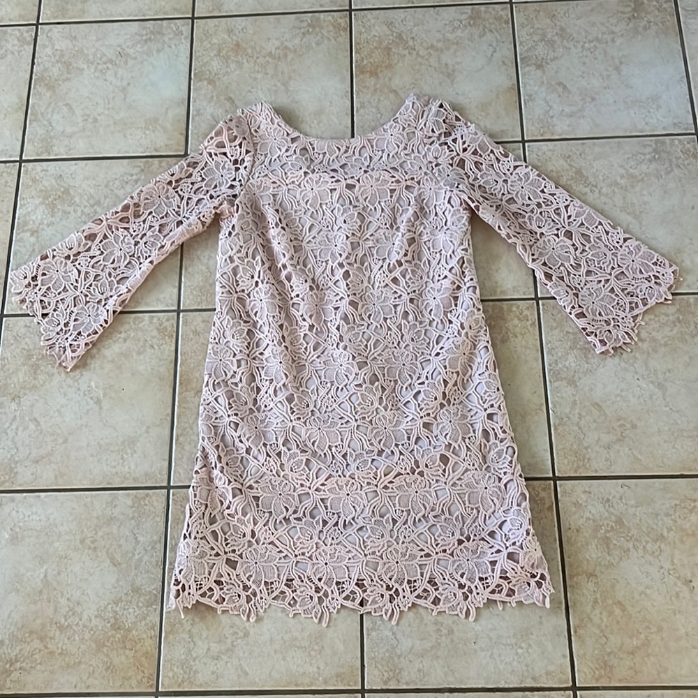 Lord & Taylor 424 Fifth Lace Shift Dress with Bell Sleeves, Sz 8‎